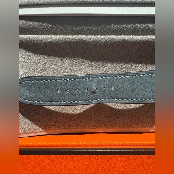 Hermes Apple Single Tour Watch Band Bleu Lin 41mm - Picture 5 of 9